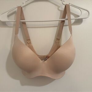 Victoria’s Secret Seamless/Wireless Nude Bra 32D